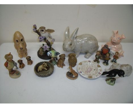 Natwest Wade pig money bank, various Wade figures, Silvac dog, Raku style figure of a rabbit, Country Artist figure of a owl,