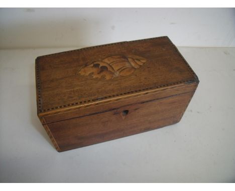 Early 19th C mahogany inlaid two sectional tea caddy with shell motif to the top (20.5cm x 10cm x 11cm) 