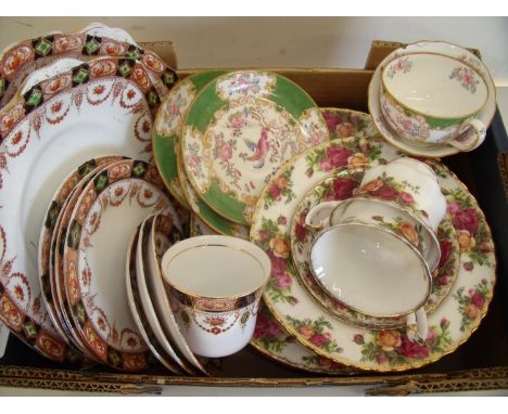 Selection of Royal Albert Country Roses dinner plates, bowls, cups etc, an Edwardian part tea service and a Minton part tea s