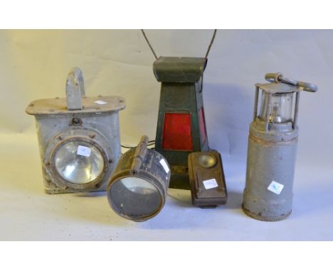 Admiralty Ptn 8115 Lamp, Signalling Short Range Projector Mk II, J-1 Lantern, Blackout torch and Safety Lamp,