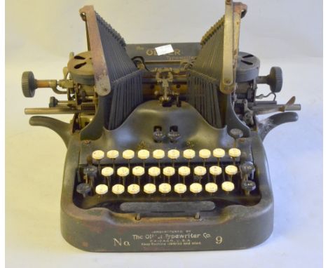 Oliver No 9 typewriter,