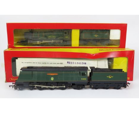 A Hornby Tri-ang OO Gauge R. 356S "Battle of Britain" Class "Winston Churchill with R. 38 Tender BR Green 34051 and R. 759 Ha