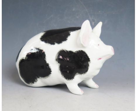 A Wemyss Black and White Pig, 16cm long 