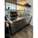 Comptoir de Péparation Réfrigéré, Acier Inox. 3-Portes, avec ''Pass-Thru'' ( Compresseur Intégré),