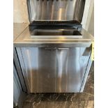Unité/Comptoir/Bac à Glace en Acier Inox. 2-Portes, avec Évier, 30'' x 30''
