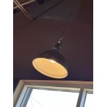 (4) Lumières Domes Suspendues, Noires, QUANTITÉ X PRIX MISÉ ( À DÉFAIRE PAR ACHETEUR)
