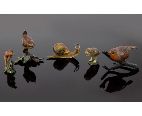 A Very Good Collection of Vintage Cold Painted Miniature Animal and Bird Figures / Sculptures ( 5 ) In Total. Comprises Robin