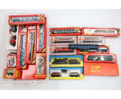 Hornby OO gauge model railways to include R758 Hymek diesel hydraulic locomotive D7063 BR blue, R350 4-6-2 Mallard tender loc