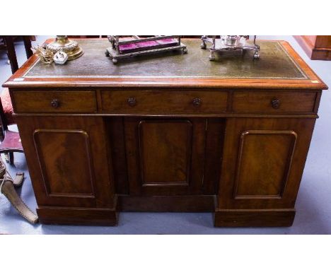 VICTORIAN MAHOGANY LEATHER TOP WRITING DESK