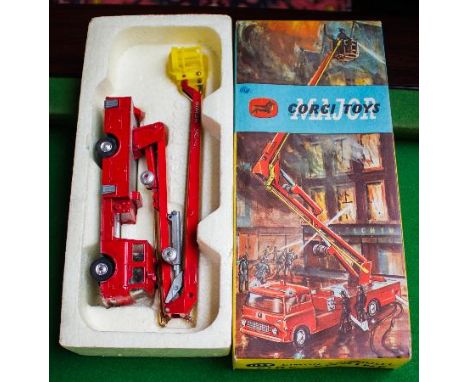 CORGI FIRE ENGINE