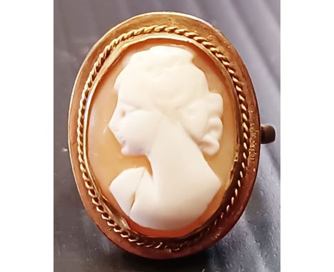 9CT GOLD CAMEO RING 3.5g SIZE K