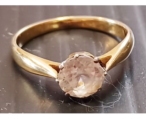 UNMARKED GOLD TESTED WHITE STONE RING SIZE&nbsp; K 2.2g