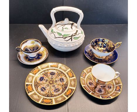 A ROYAL CROWN DERBY OLD IMARI TRIO, COALPORT CAIRO COBALT BLUE CUP &amp; SAUCER, NORITAKE &amp; A VICTORIAN MINTON TEAPOT