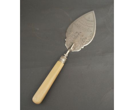 An Edwardian Silver Presentation Trowel of Shaped Outline with Engraved Decoration, Sheffield 1901, retailed by Walker & Hall