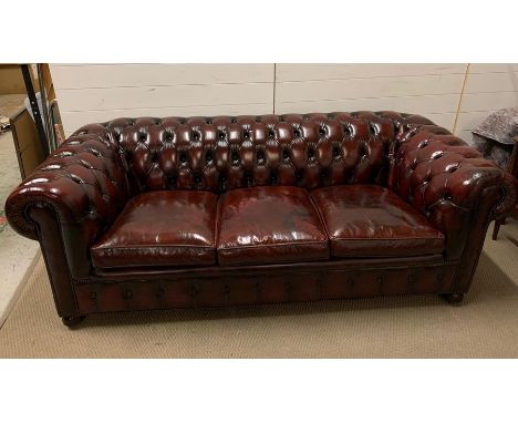 A button back Chesterfield sofa (H70cm W193cm D90cm)