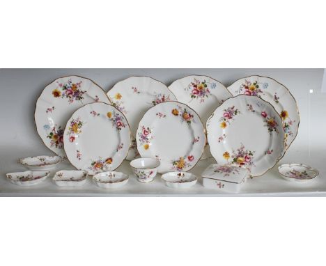 A quantity of Royal Crown Derby Posies, dinner plates, trinket bowls etc 