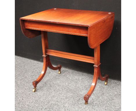 A Regency style mahogany sofa table