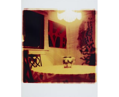 C-Print. 95,7 x 75,8 cm. Auf Karton aufgezogen, dort rückseitig mit Galerieetikett, darauf mit Filzstift signiert sowie masch