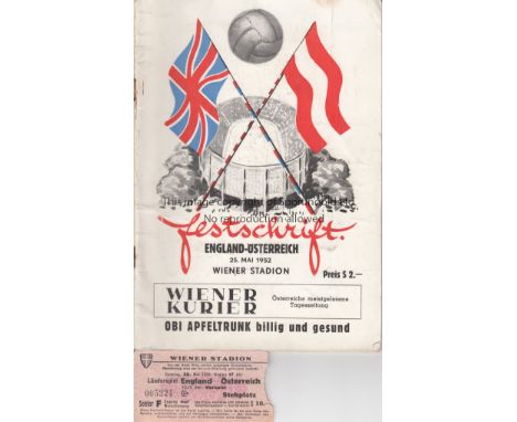 ENGLAND 1952          Austria v England Friendly played 25 May 1952 at Wiener Stadion in Vienna. Wiener Kurier programme plus