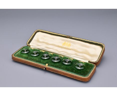 A boxed set of Elkington & Co. Ltd nephrite jade dress shirt buttons with separate yellow metal fixings. Each button 14mm dia