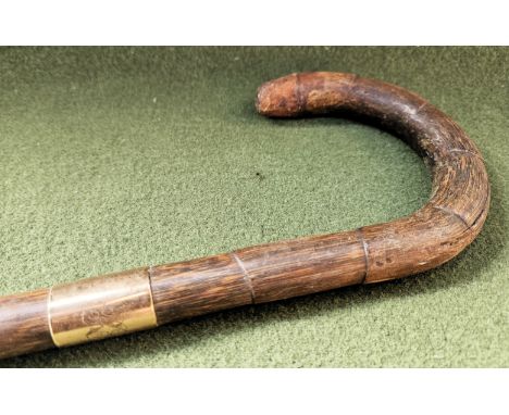 Vintage wooden walking stick with 9ct gold banding. Approx. 90cms L
reasonable used condition