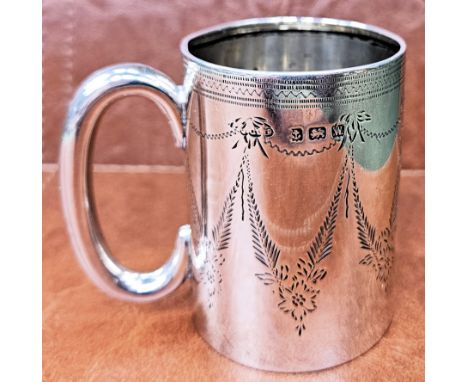Hallmarked silver small christening mug, Birmingham assay. Approx. 59.5g
reasonable used condition.