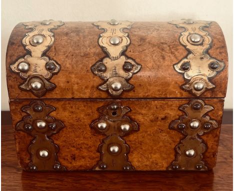 WALNUT VENEERED TEA CADDY, DECORATIVE STRAP WORK, APPROX 23 x 13 x 16cm