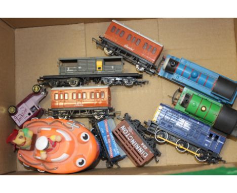 Hornby 00 Thomas the Tank Engine, three locomotives, five rolling stock, unboxed 