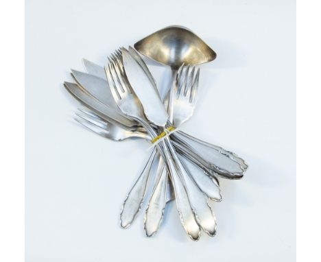 Silver and white metal W.M.F cutlery (fish eaters, and a Clarfeld ladle 21.83 troy oz, 678.8 gms approx