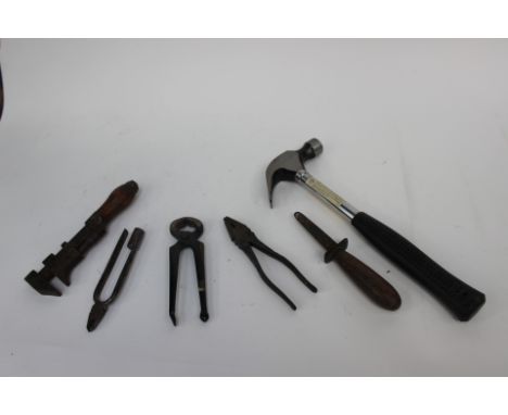 Tools, hammer, pliers, clamp etc (6)