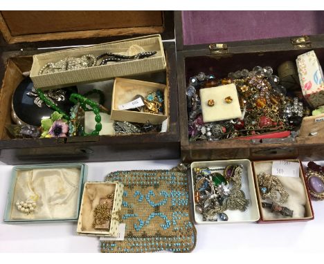 Vintage costume jewellery including 1920's, 30's, 40's, 50's and 60's paste set necklaces, clip on earrings, bead necklaces a