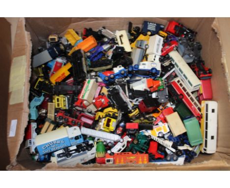 A quantity of modern diecast vehicles to include Corgi Cameo, Matchbox 1/75 etc (one box)