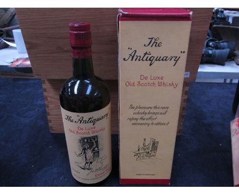 1950's bottling The "Antiquary" De Luxe Old Scotch Whisky in box