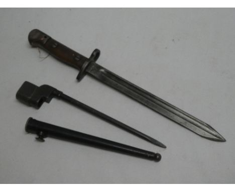 A First War Enfield bayonet with shortened blade and a spike bayonet with scabbard (2)