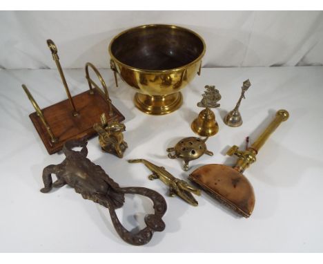 A good mixed lot of ornamental brassware to include a brass twin-handled centrepiece, a good quality door knocker, approx 23.