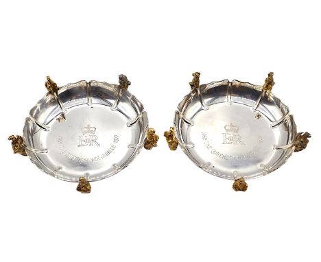 Paar Silberschalen - London / England "The Queen's (Elizabeth II) Silver Jubilee 1977", Marke Garrard &amp; Co., Nr. 112/250 