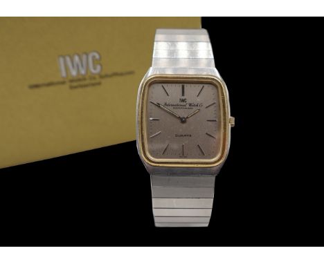 Herrenarmbanduhr - Marke IWC Schaffhausen Swiss, Edelstahl, Zifferblatt mit Stabindex, geschraubter Gehäuseboden, um 1978, Fa