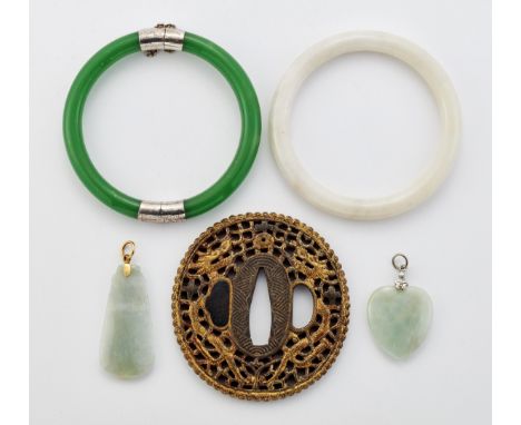 A GROUP OF JADE JEWELLERY, including A HEART SHAPED JADE PENDANT, 4cm by 2.5cm; A GOURD SHAPED JADE PENDANT, 5cm by 2cm; A WH