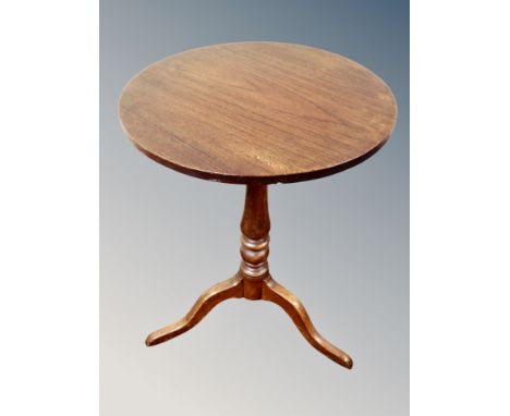 A Georgian style oak tripod table, height 74 cm 
