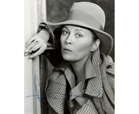 Faye Dunaway signed 10x8 black and white photo. Dorothy Faye Dunaway (born January 14, 1941) is an American actress. She is t