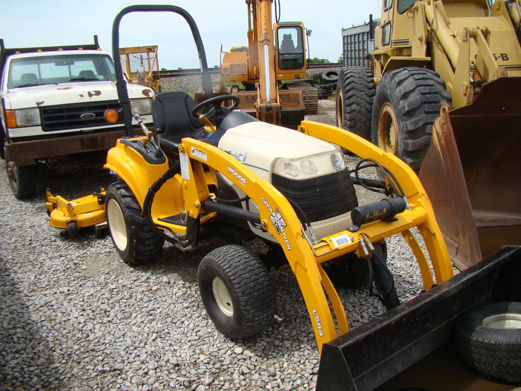 Cub Cadet 7252 with deck & loader