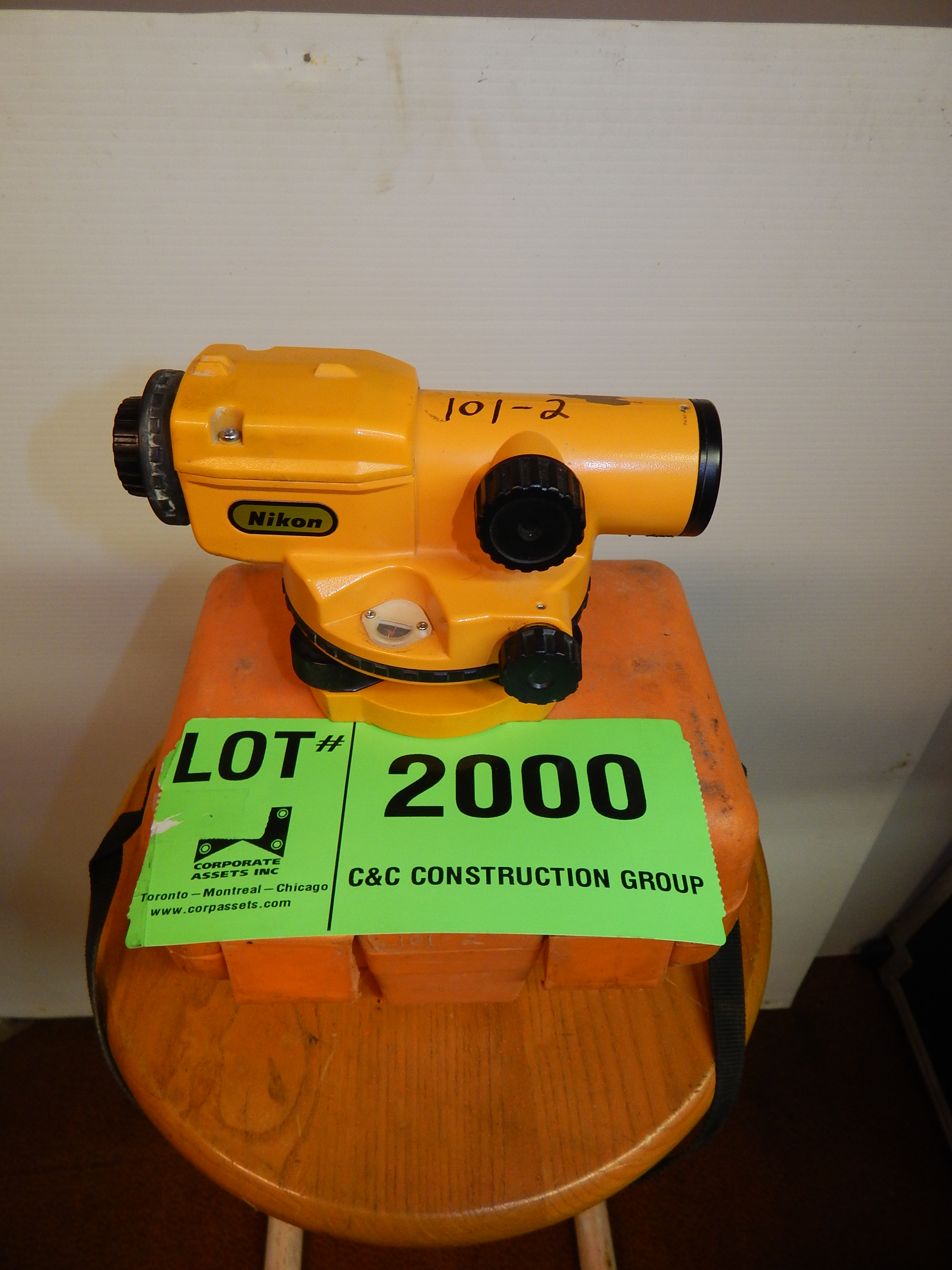 NIKON AX1 AUTOMATIC LEVEL WITH TRIPOD AND STADIA