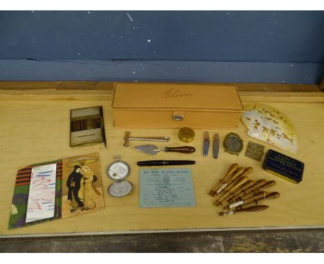 Collectors lot to include penknives, Parker pen, Masonic trowel and wooden bobbins etc&nbsp;