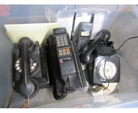 Vintage phones and a projector&nbsp;