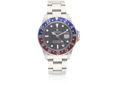 A GENTLEMAN'S STAINLESS STEEL ROLEX OYSTER PERPETUAL GMT MASTER BRACELET WATCHCIRCA 1966, REF. 1675 WITH SERVICE DIAL, ACCOMP