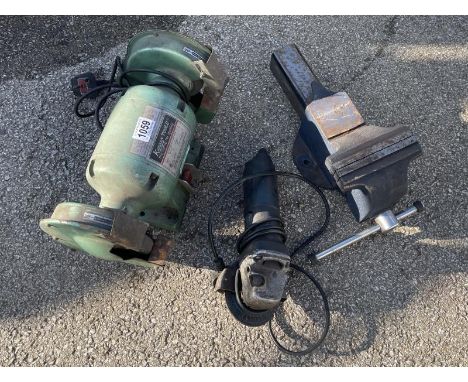 A quantity of electrical items including a electrical sharpener a grinder and a table vice