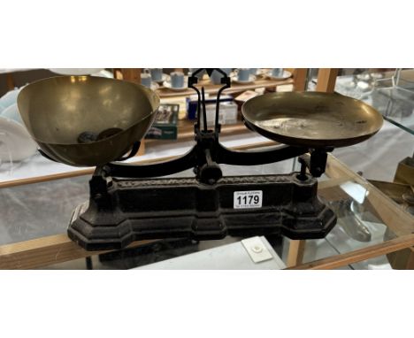 Cast iron Avery kitchen scales with brass pans