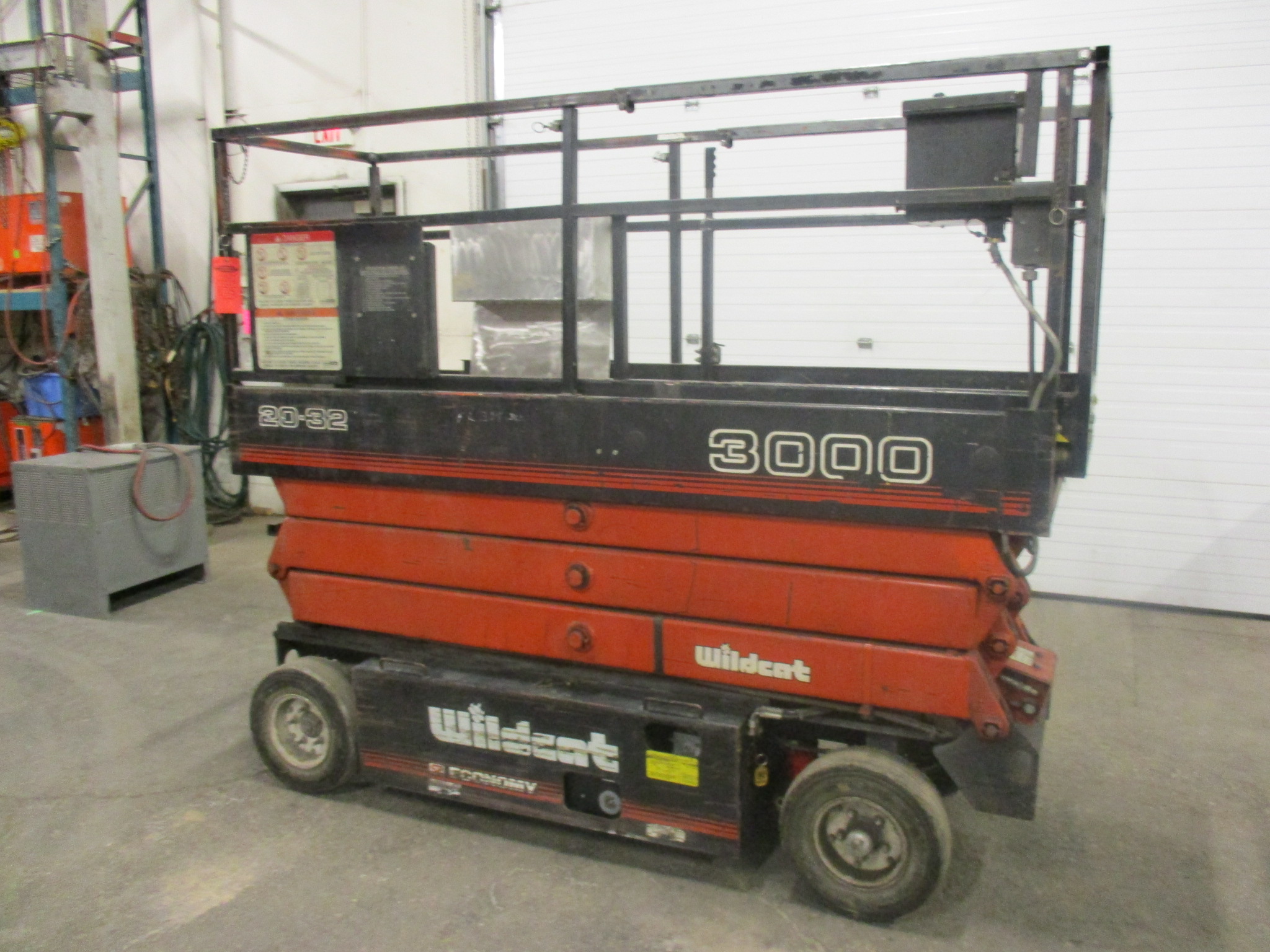 Snorkel Economy Wildcat 3000 Motorized Scissor Lift Unit model 2032 800lbs Lift Capacty and 20'