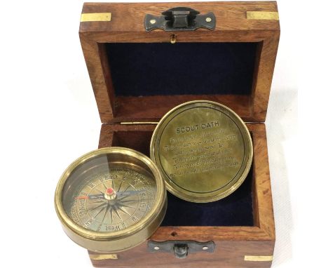 Hardwood boxed brass Boy Scout compass. P&amp;P Group 1 (£14+VAT for the first lot and £1+VAT for subsequent lots) 