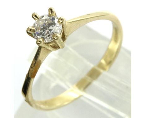 9ct gold solitaire ring, size M, 1g. P&amp;P Group 1 (£14+VAT for the first lot and £1+VAT for subsequent lots) 